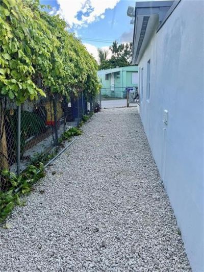 2201 NE 135th Ln, Unit 2201, North Miami Beach, FL 33181 Photo
