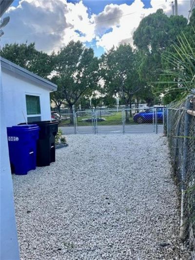 2201 NE 135th Ln, Unit 2201, North Miami Beach, FL 33181 Photo