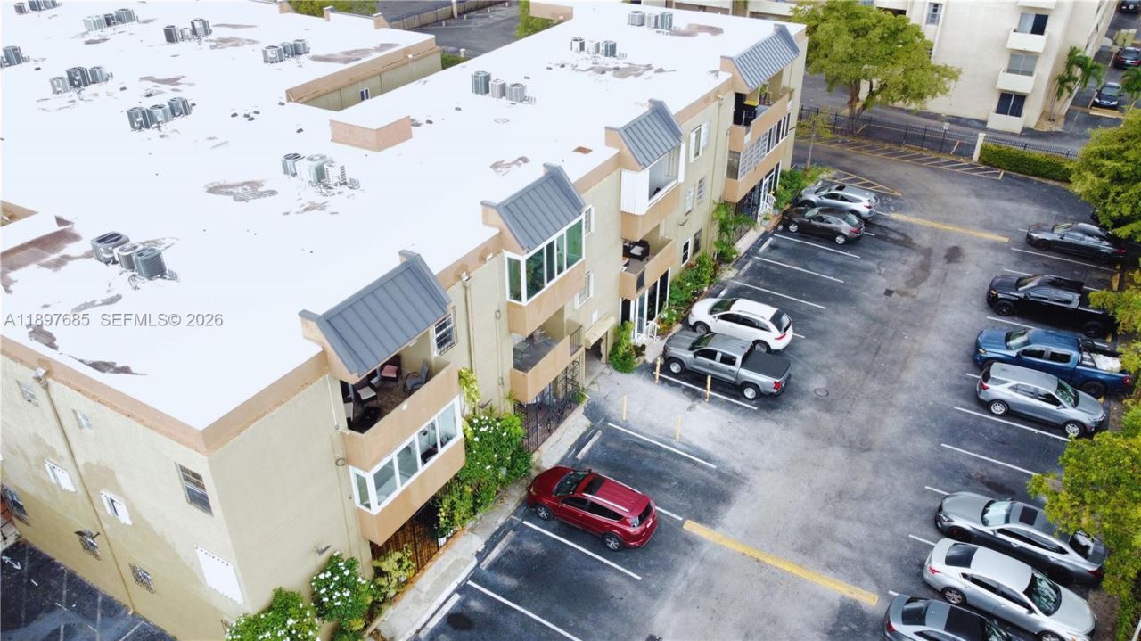 6090 W 18th Ave, Unit 336, Hialeah, FL 33012 Photo