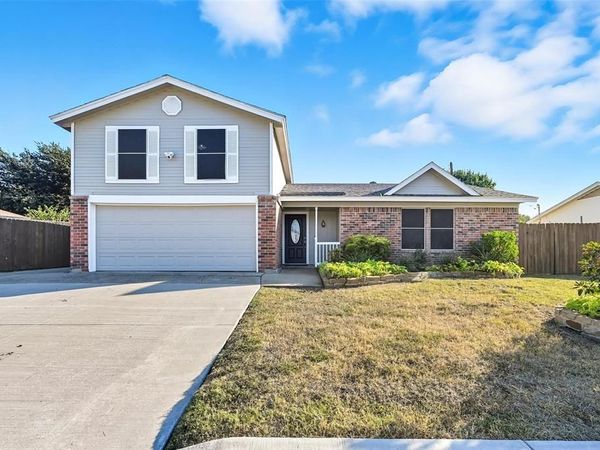 6604 Whitley Road, Watauga, TX 76148