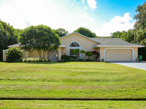 3068 SE Darien Road, Port St. Lucie, FL 34952