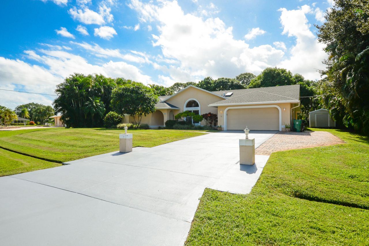 3068 SE Darien Road, Port Saint Lucie, FL 34952 Photo