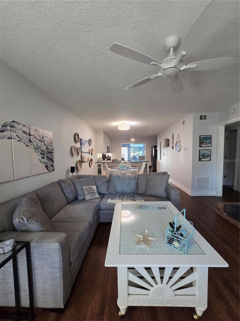 211 Pasadena Avenue N, Unit 107, Saint Petersburg, FL 33710 Photo