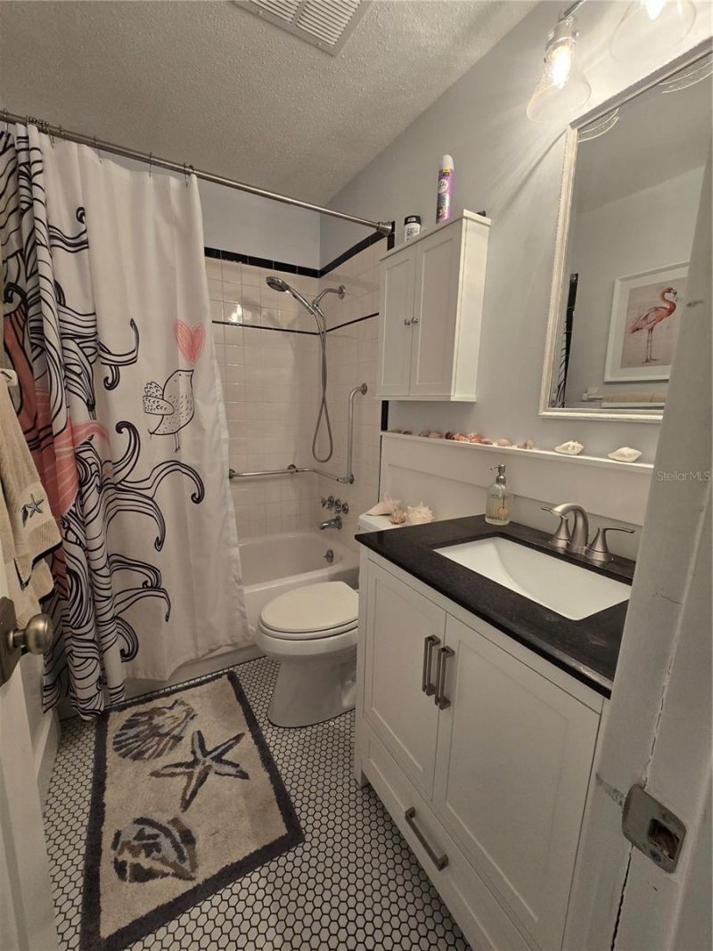 211 Pasadena Avenue N, Unit 107, Saint Petersburg, FL 33710 Photo