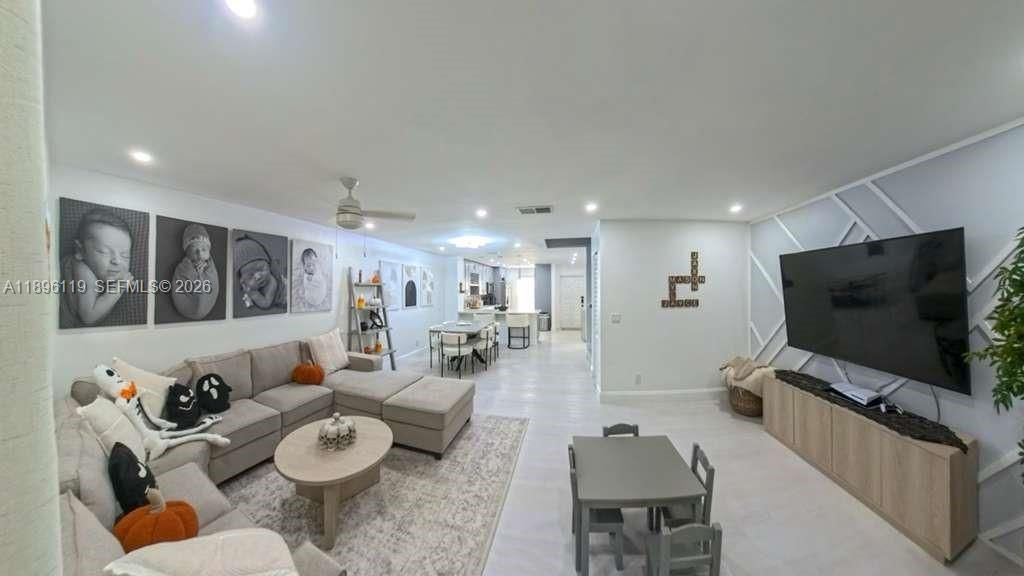 9441 NW 15th St, Unit 232, Pembroke Pines, FL 33024 Photo