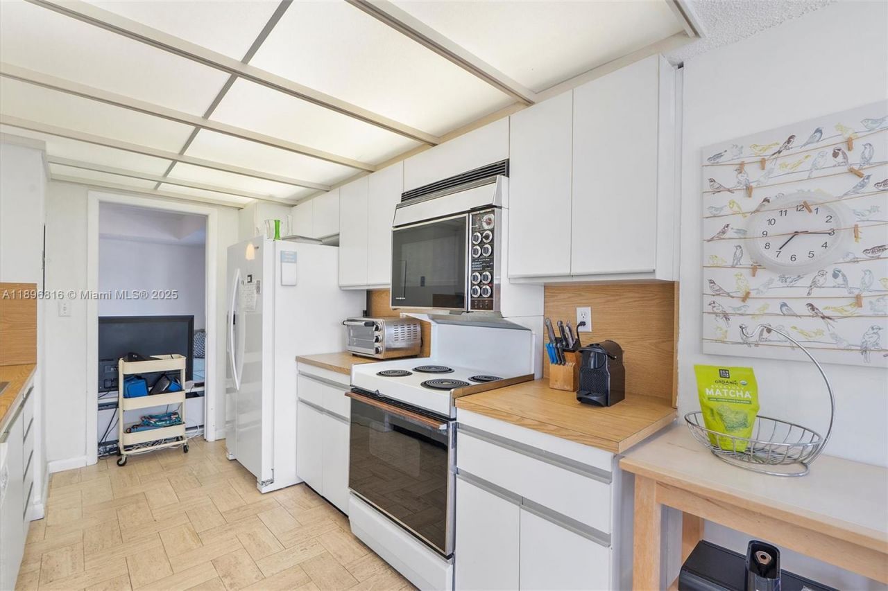 4000 Towerside Ter, Unit 402, Miami, FL 33138 Photo