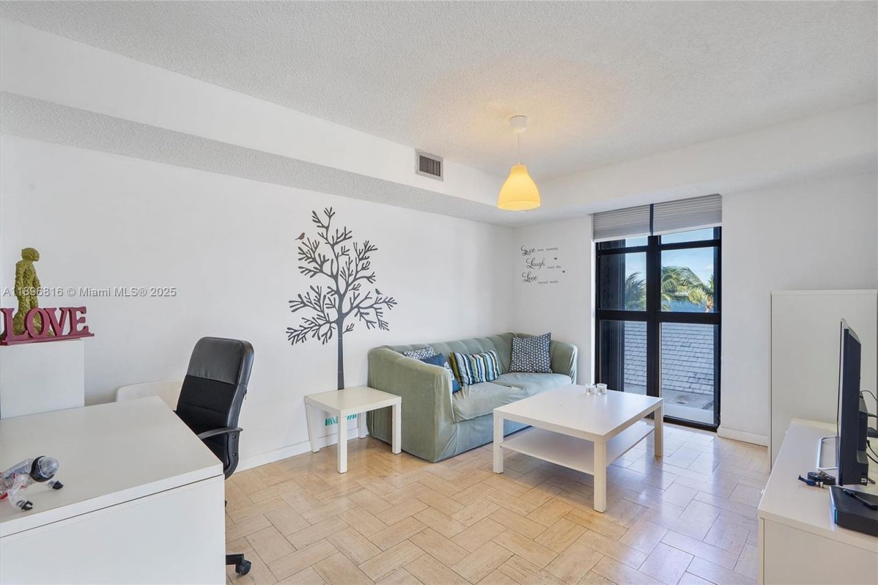 4000 Towerside Ter, Unit 402, Miami, FL 33138 Photo