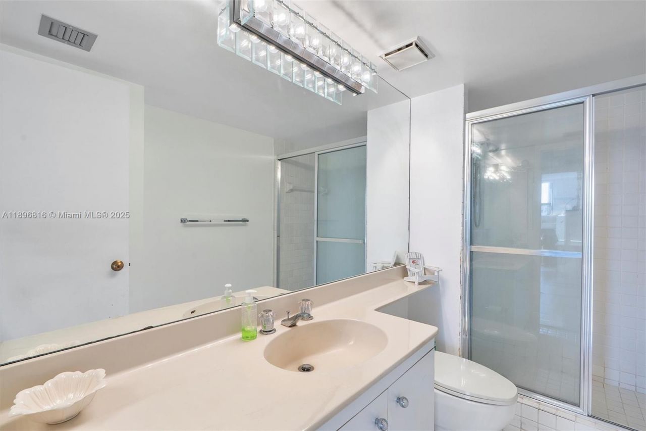 4000 Towerside Ter, Unit 402, Miami, FL 33138 Photo