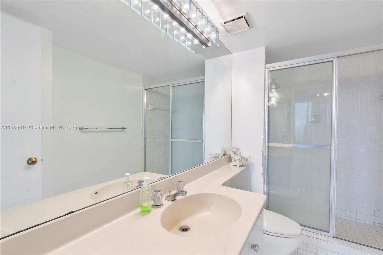 4000 Towerside Ter, Unit 402, Miami, FL 33138 Photo