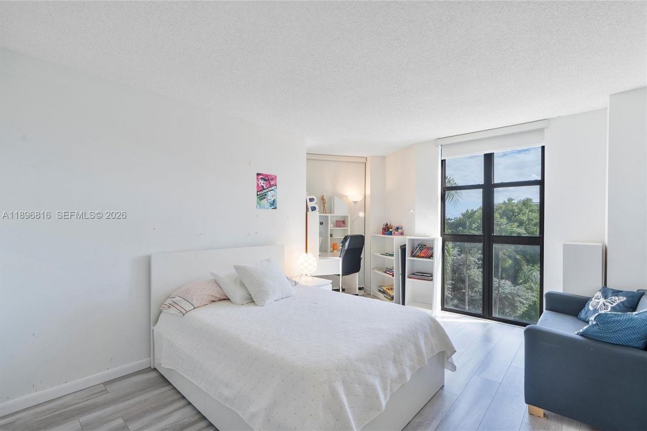 4000 Towerside Ter, Unit 402, Miami, FL 33138 Photo