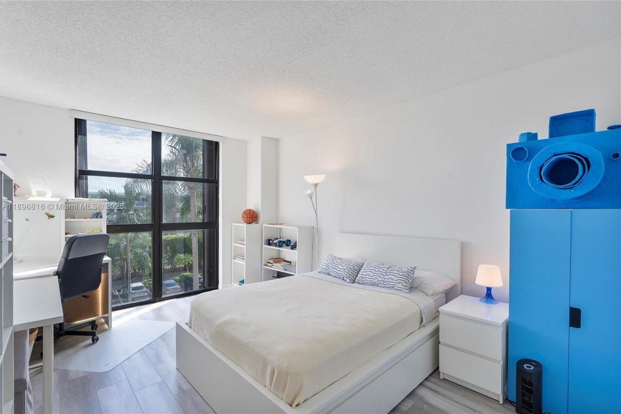 4000 Towerside Ter, Unit 402, Miami, FL 33138 Photo