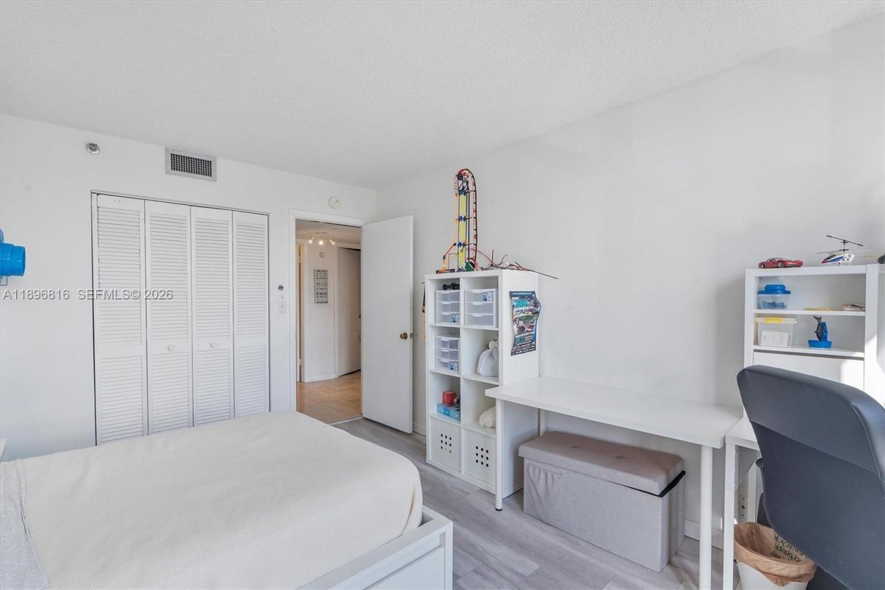 4000 Towerside Ter, Unit 402, Miami, FL 33138 Photo