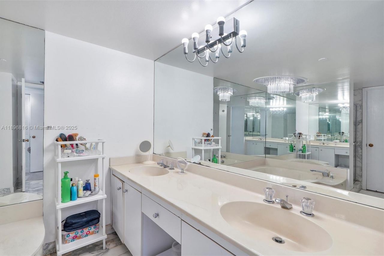 4000 Towerside Ter, Unit 402, Miami, FL 33138 Photo