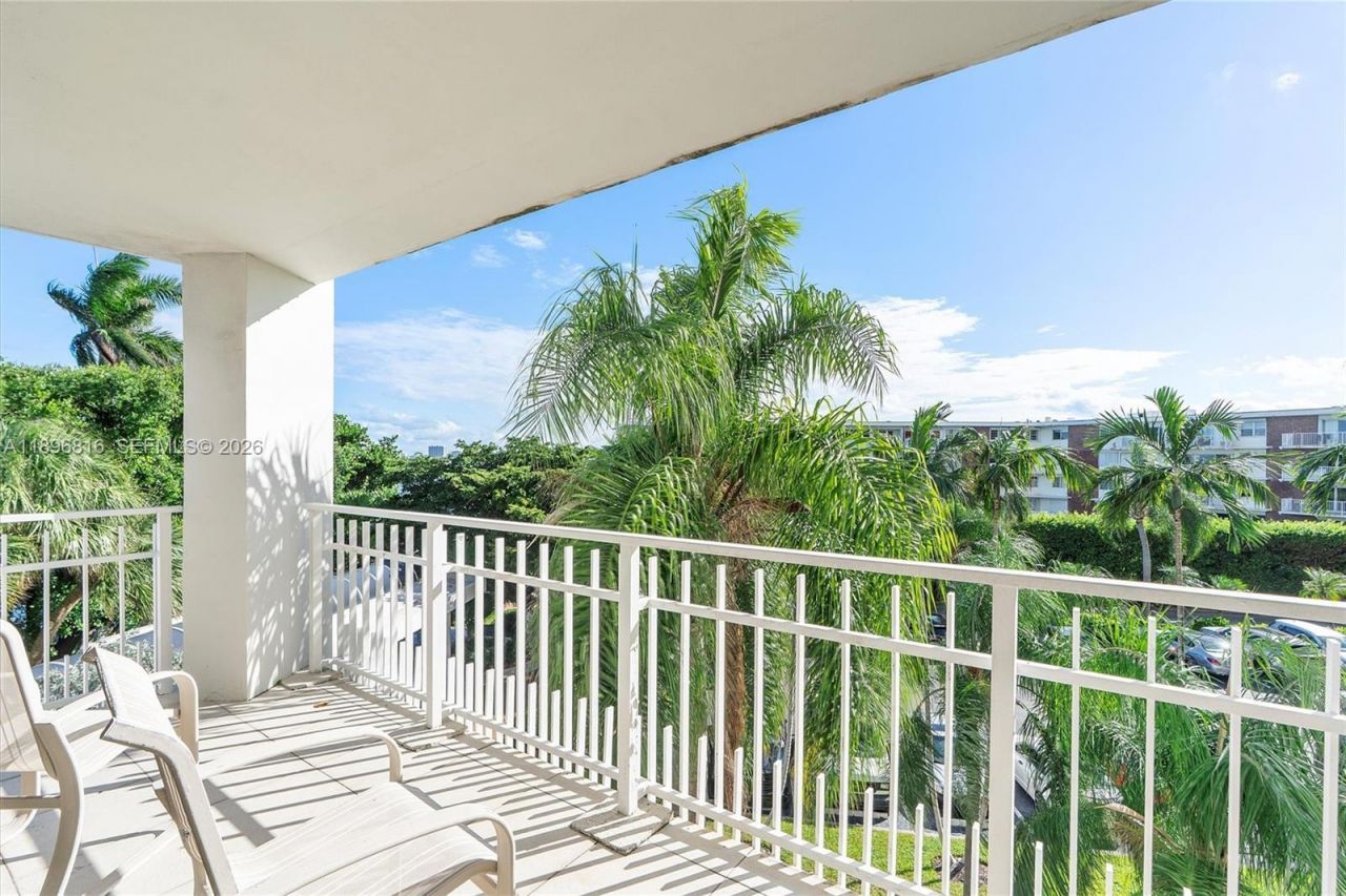 4000 Towerside Ter, Unit 402, Miami, FL 33138 Photo