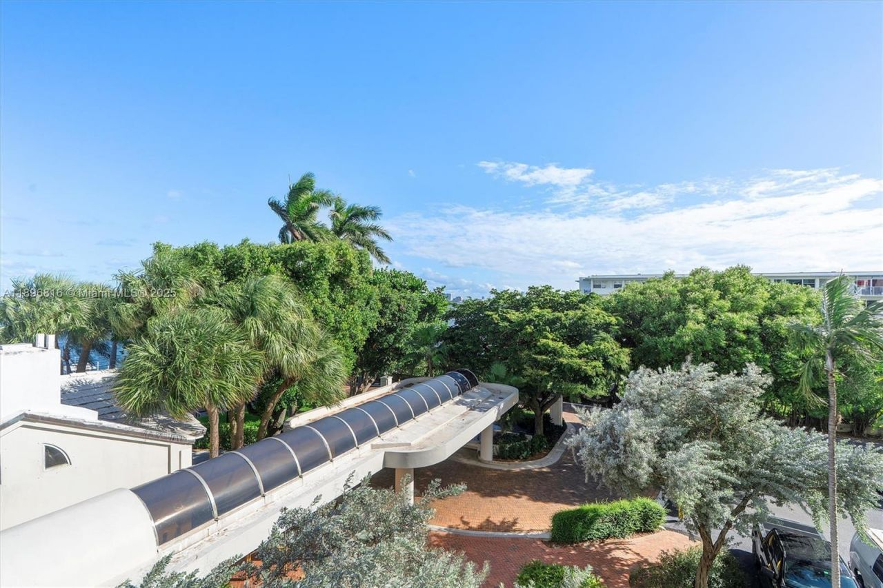 4000 Towerside Ter, Unit 402, Miami, FL 33138 Photo