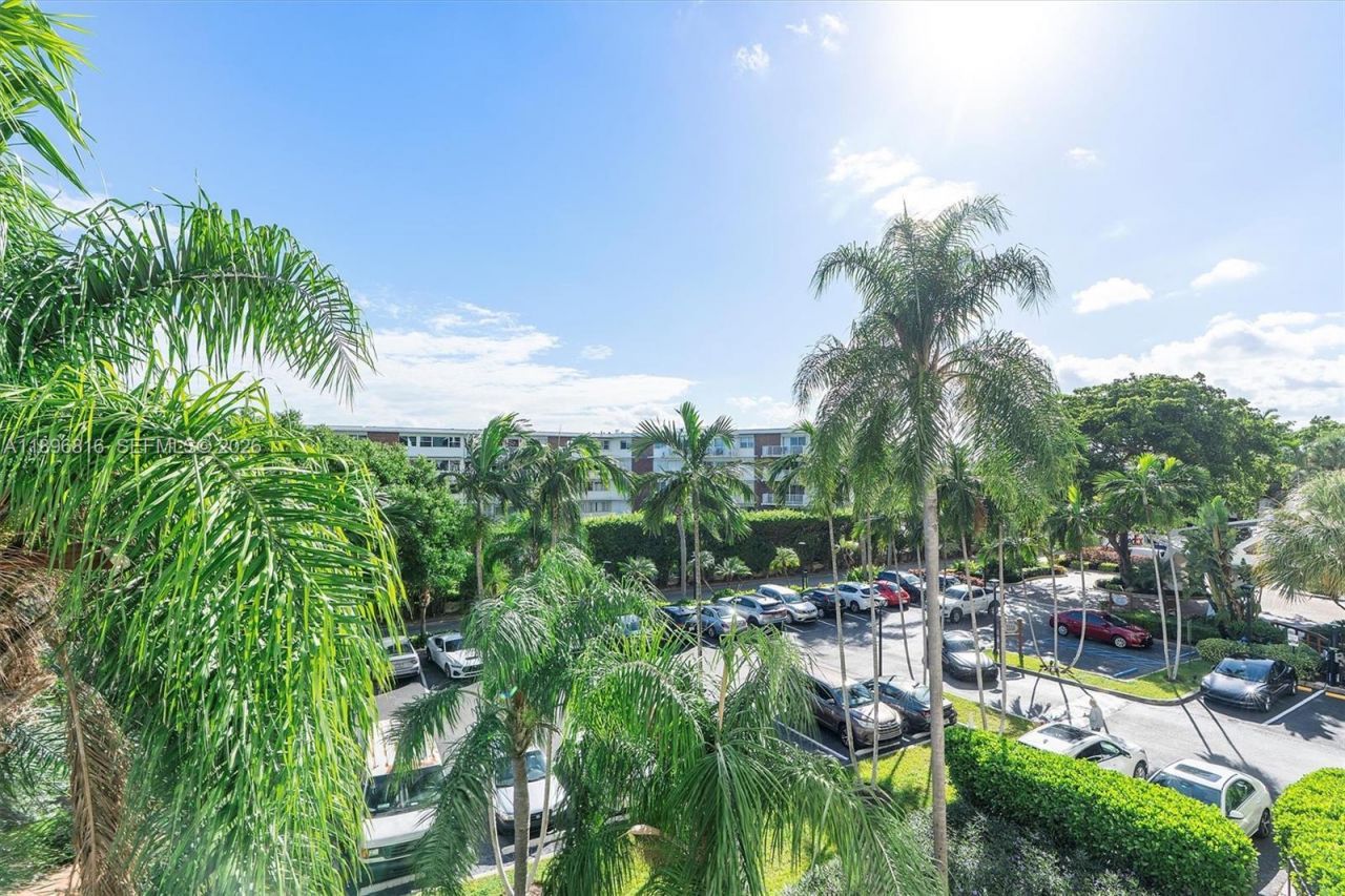 4000 Towerside Ter, Unit 402, Miami, FL 33138 Photo