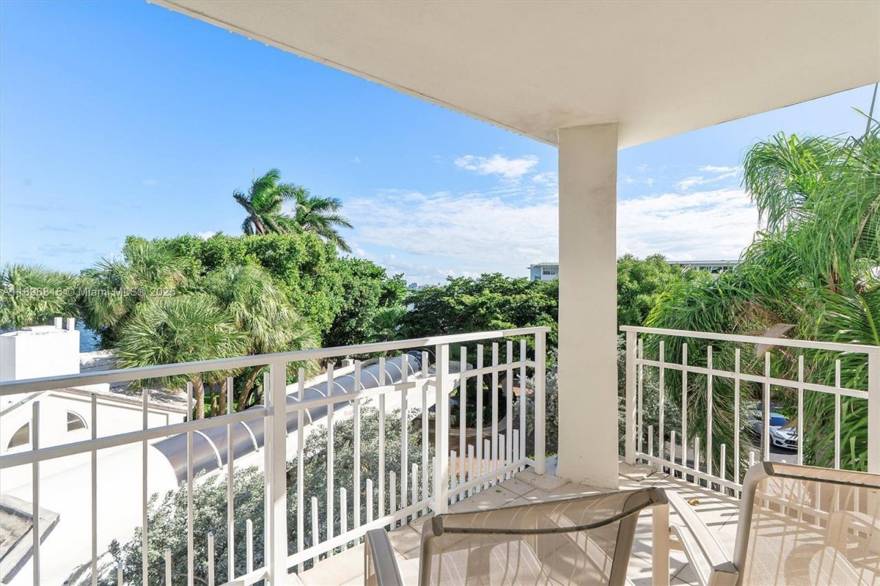 4000 Towerside Ter, Unit 402, Miami, FL 33138 Photo