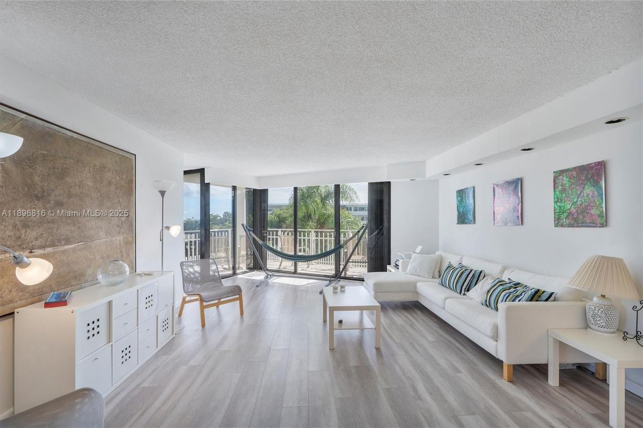 4000 Towerside Ter, Unit 402, Miami, FL 33138 Photo