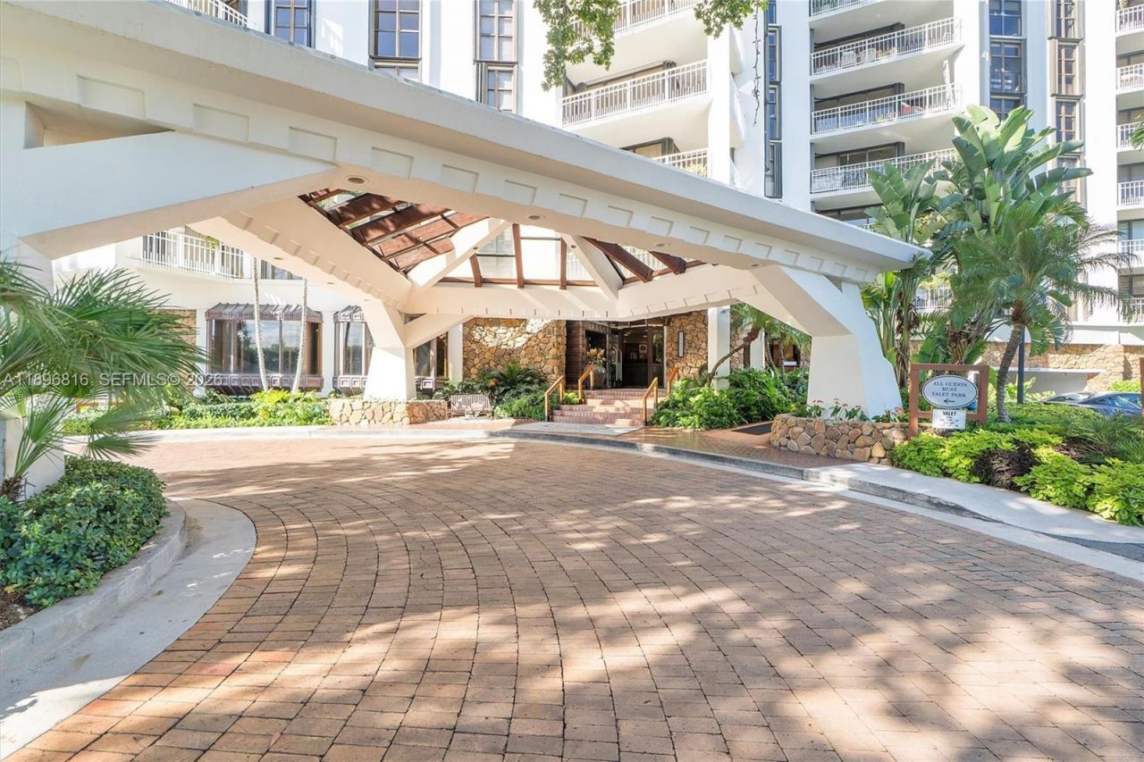 4000 Towerside Ter, Unit 402, Miami, FL 33138 Photo