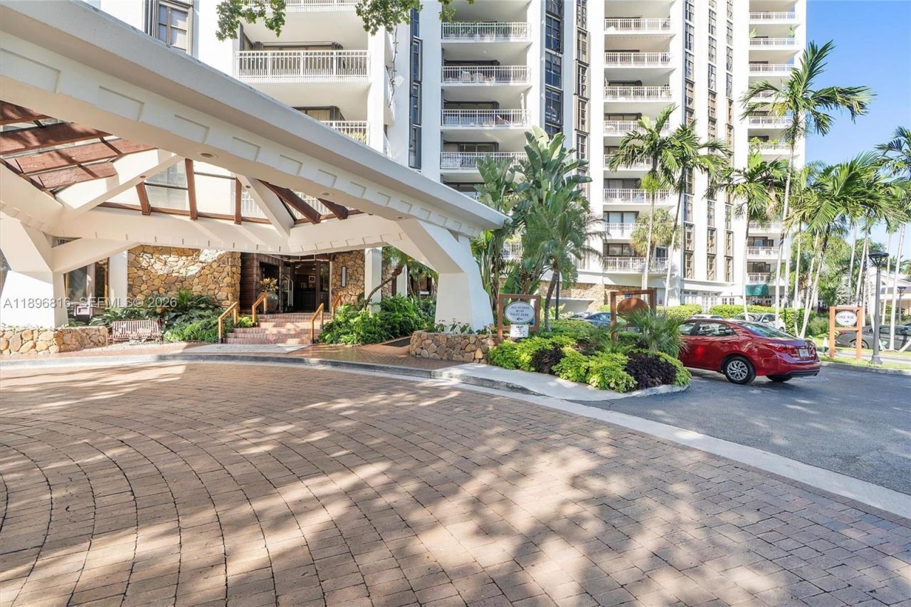 4000 Towerside Ter, Unit 402, Miami, FL 33138 Photo