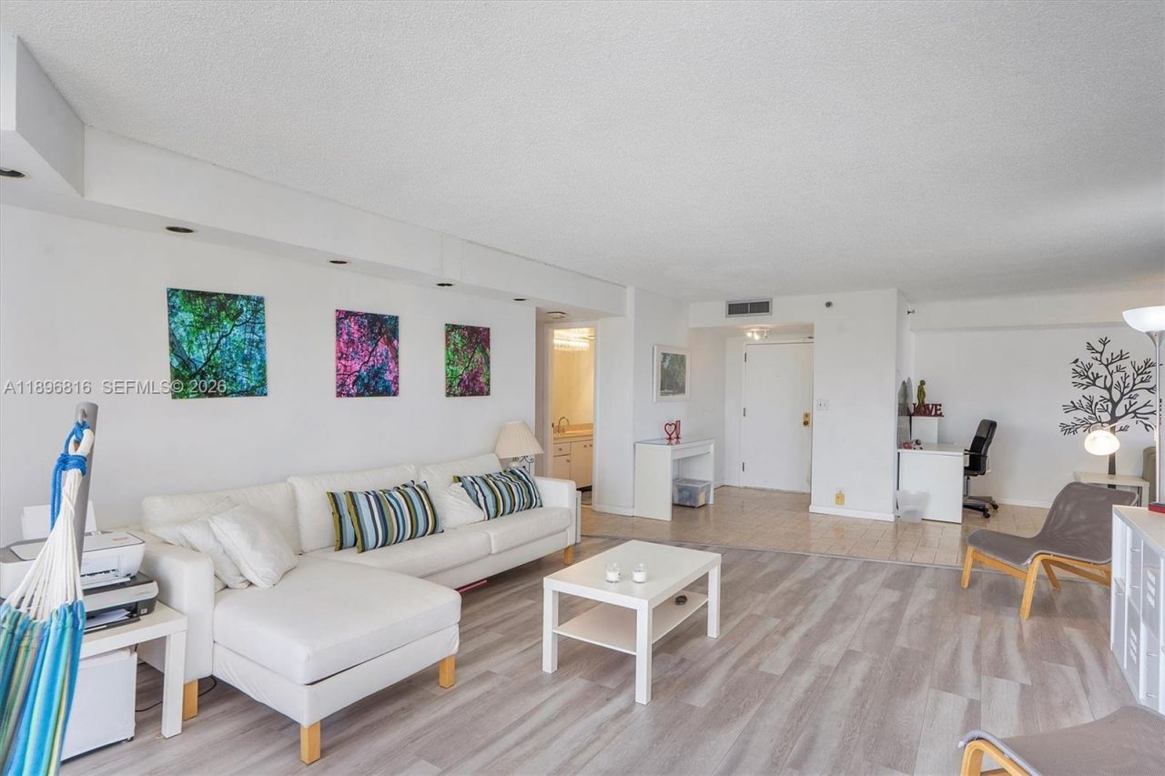 4000 Towerside Ter, Unit 402, Miami, FL 33138 Photo