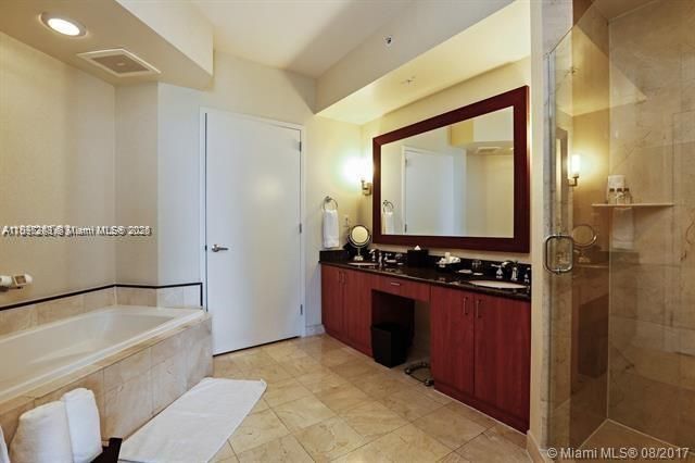 18001 Collins, Unit 1409, Sunny Isles Beach, FL 33160 Photo