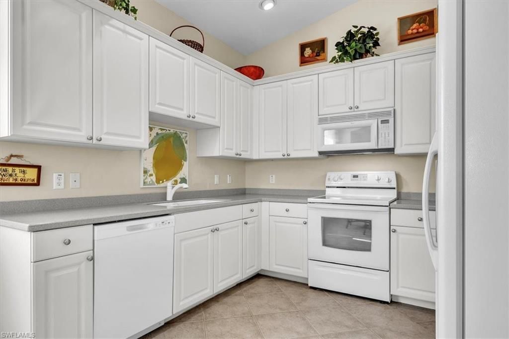 3080 Meandering Way, Unit 202, Fort Myers, FL 33905 Photo