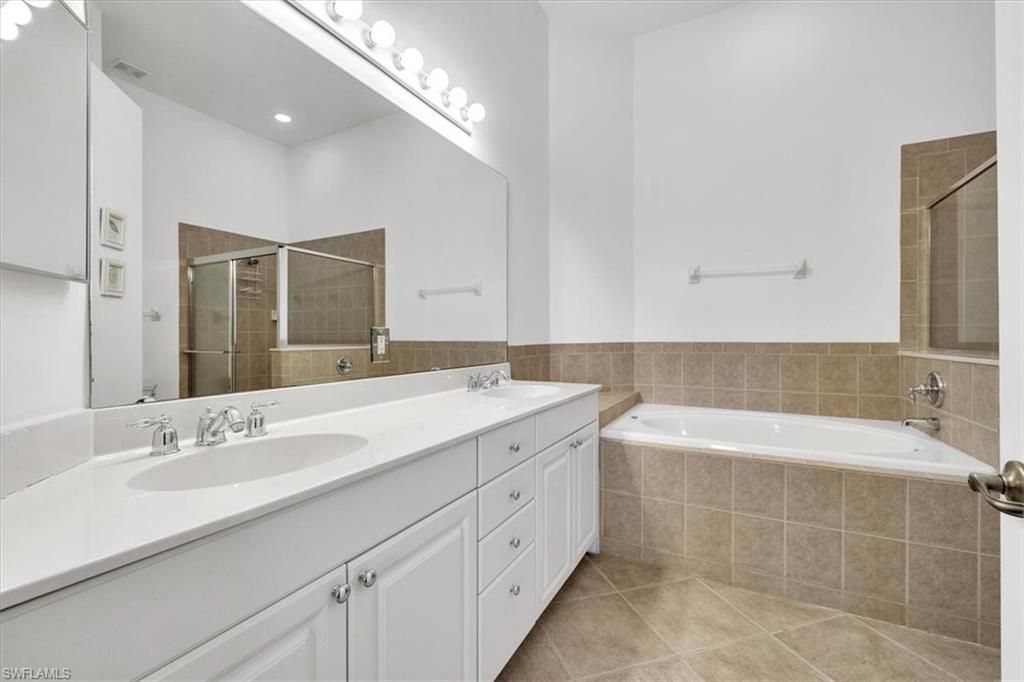 3080 Meandering Way, Unit 202, Fort Myers, FL 33905 Photo