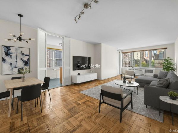 201 E37 Street, Unit 7D, New York (Manhattan), NY 10016