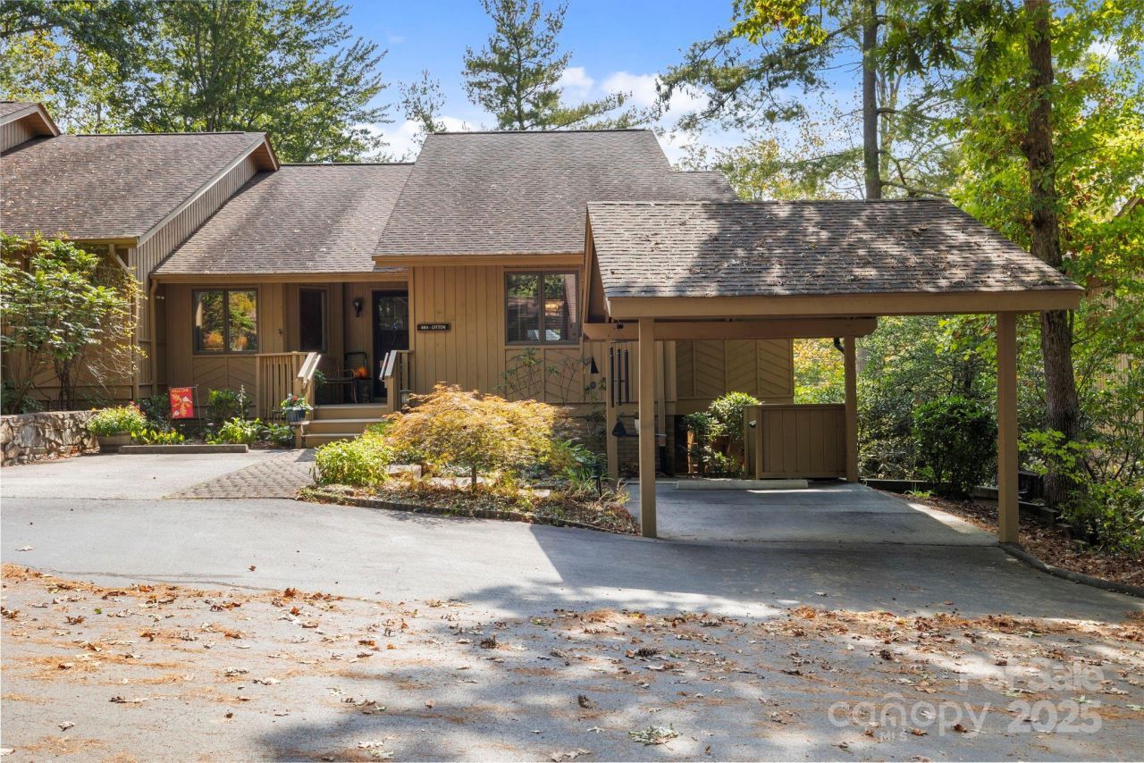 404 Water Oak Lane, Hendersonville, NC 28791 Main Photo