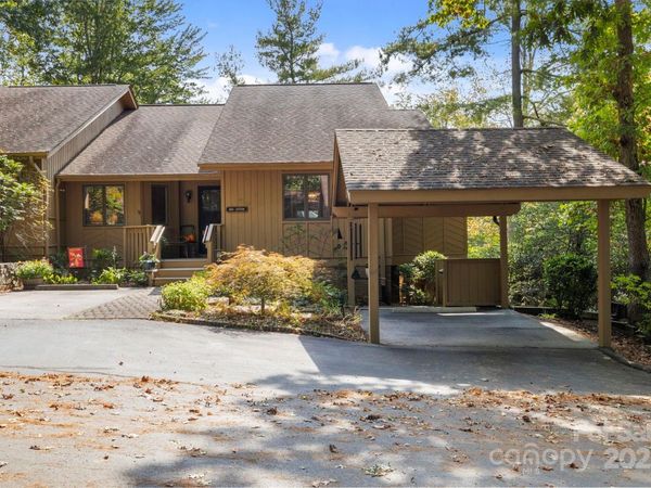 404 Water Oak Lane, Hendersonville, NC 28791