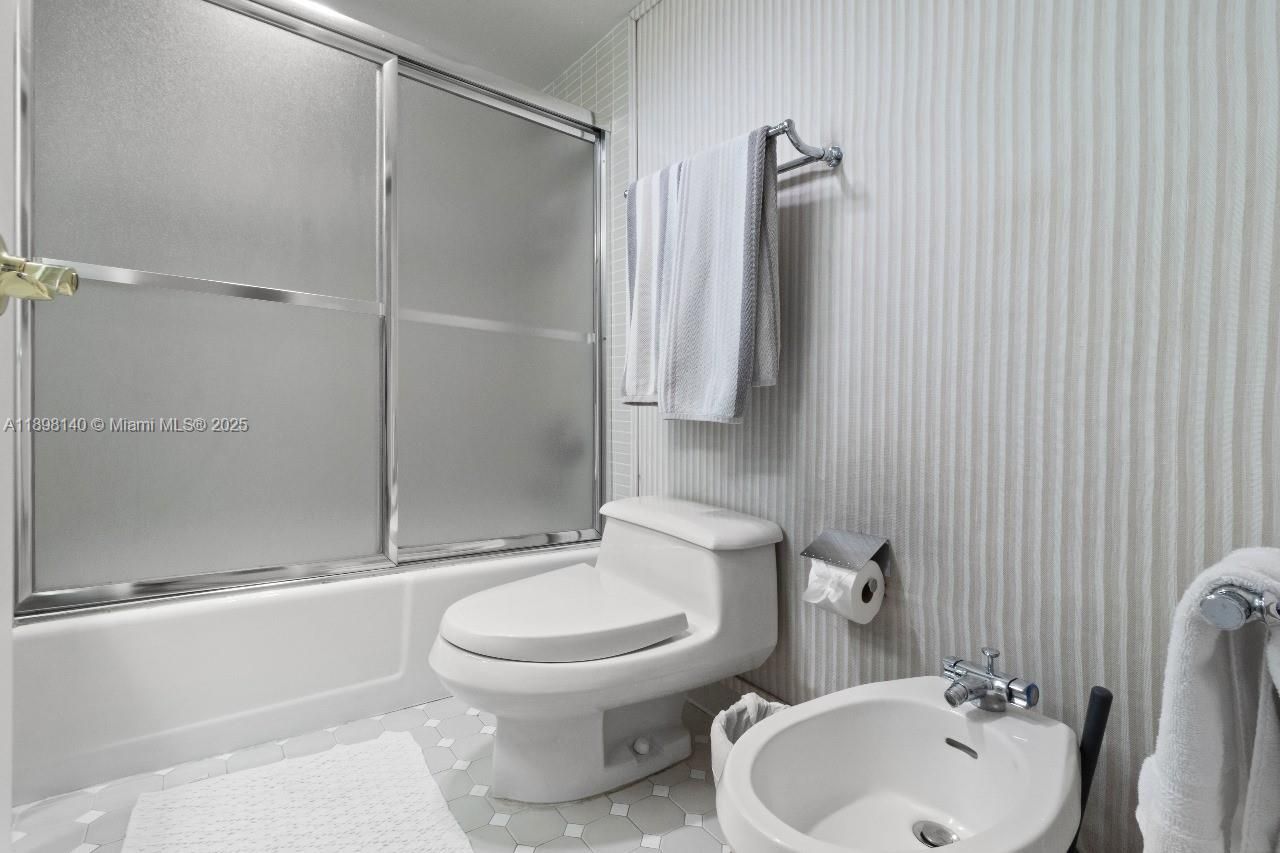 520 Brickell Key Dr, Unit A1616, Miami, FL 33131 Photo