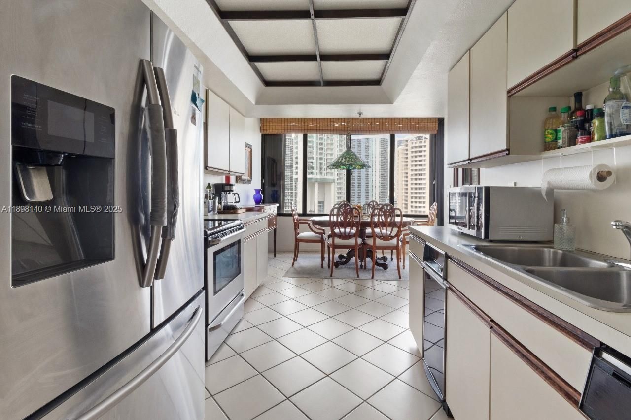 520 Brickell Key Dr, Unit A1616, Miami, FL 33131 Photo