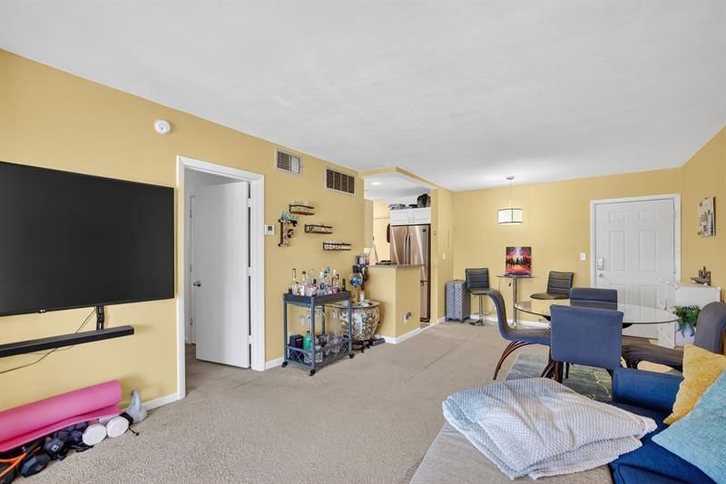 3040 NE 16th Ave, Unit 411, Oakland Park, FL 33334 Photo