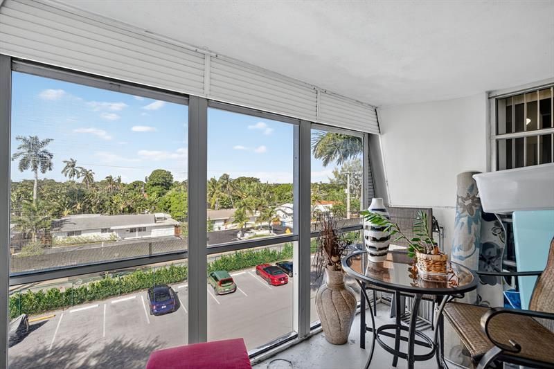 3040 NE 16th Ave, Unit 411, Oakland Park, FL 33334 Photo