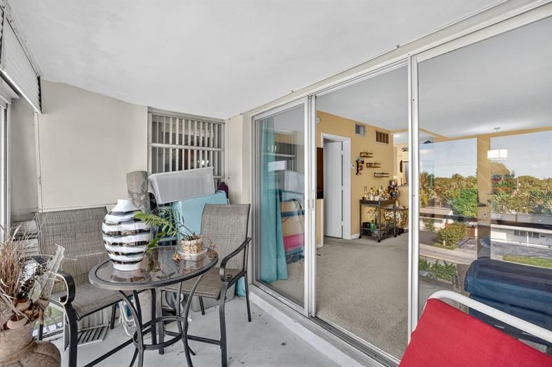 3040 NE 16th Ave, Unit 411, Oakland Park, FL 33334 Photo