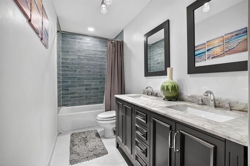 3040 NE 16th Ave, Unit 411, Oakland Park, FL 33334 Photo