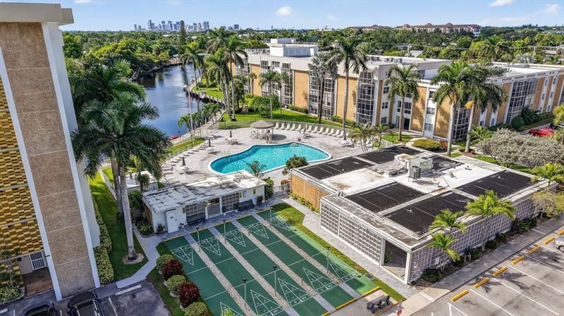 3040 NE 16th Ave, Unit 411, Oakland Park, FL 33334 Photo