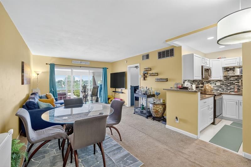 3040 NE 16th Ave, Unit 411, Oakland Park, FL 33334 Photo