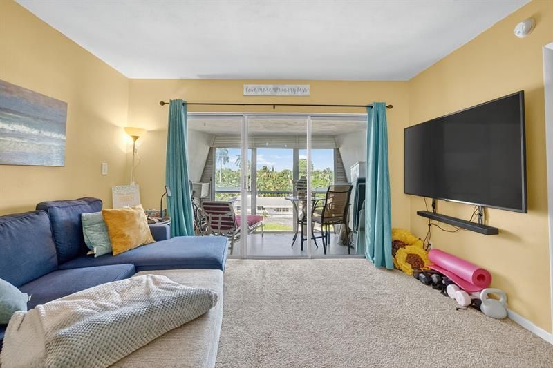 3040 NE 16th Ave, Unit 411, Oakland Park, FL 33334 Photo