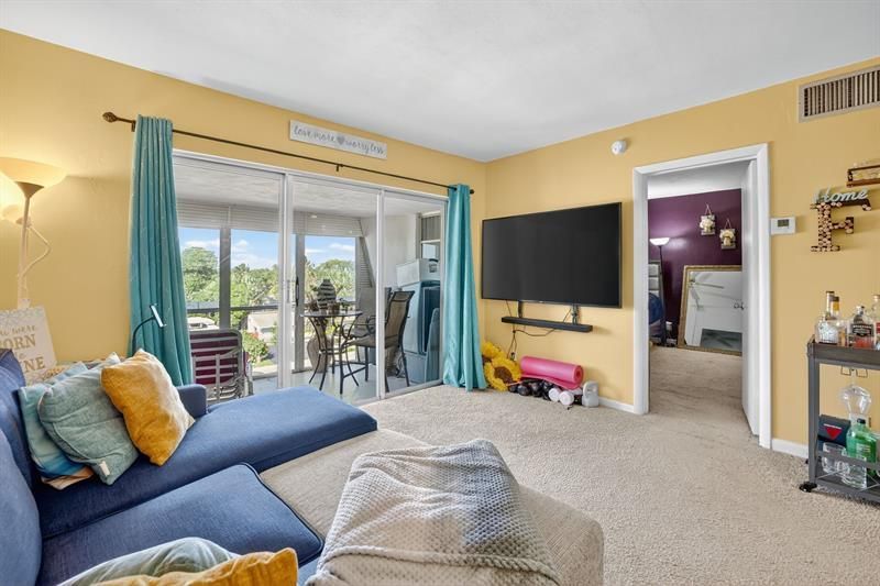 3040 NE 16th Ave, Unit 411, Oakland Park, FL 33334 Photo