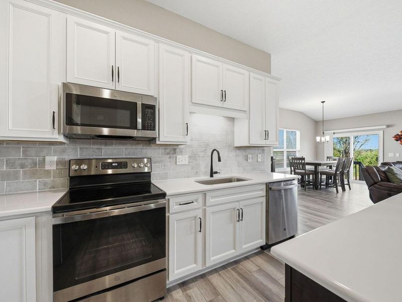 438 Bethpage Boulevard, Commercial Point, OH 43116 Photo 9