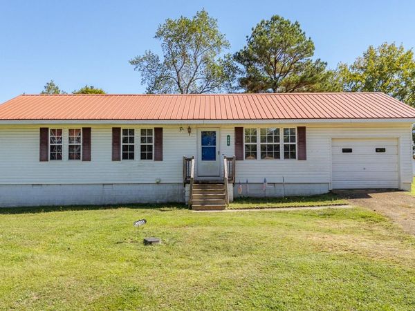 385 PAULINE DR , Adamsville, TN 38310