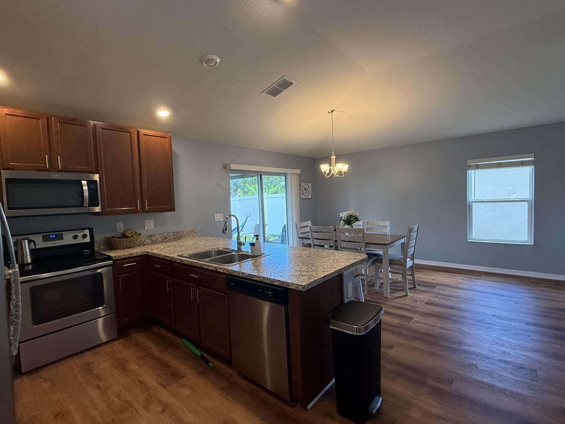 5565 NW Pine Trail Circle, Port Saint Lucie, FL 34983 Photo