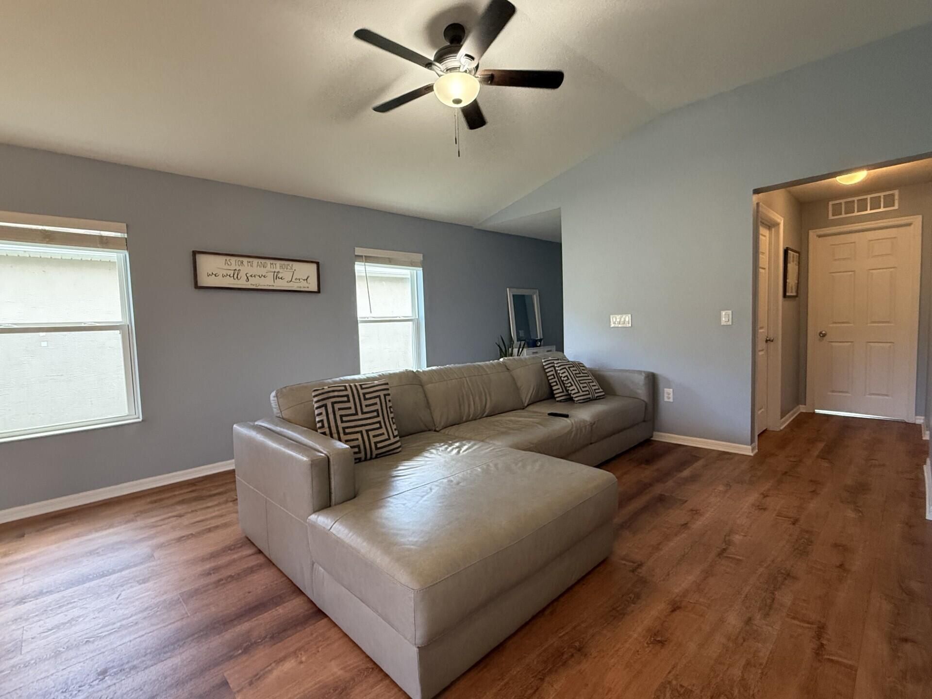 5565 NW Pine Trail Circle, Port Saint Lucie, FL 34983 Photo