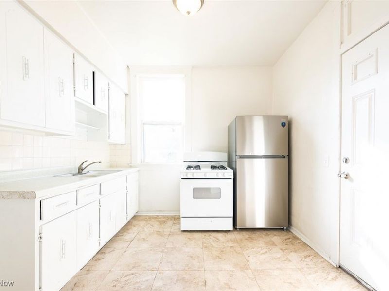 3300 W 98th Street, Cleveland, OH 44102 Photo 6