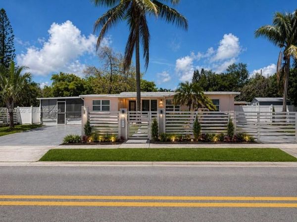 3630 SW 37th St, West Park, FL 33023