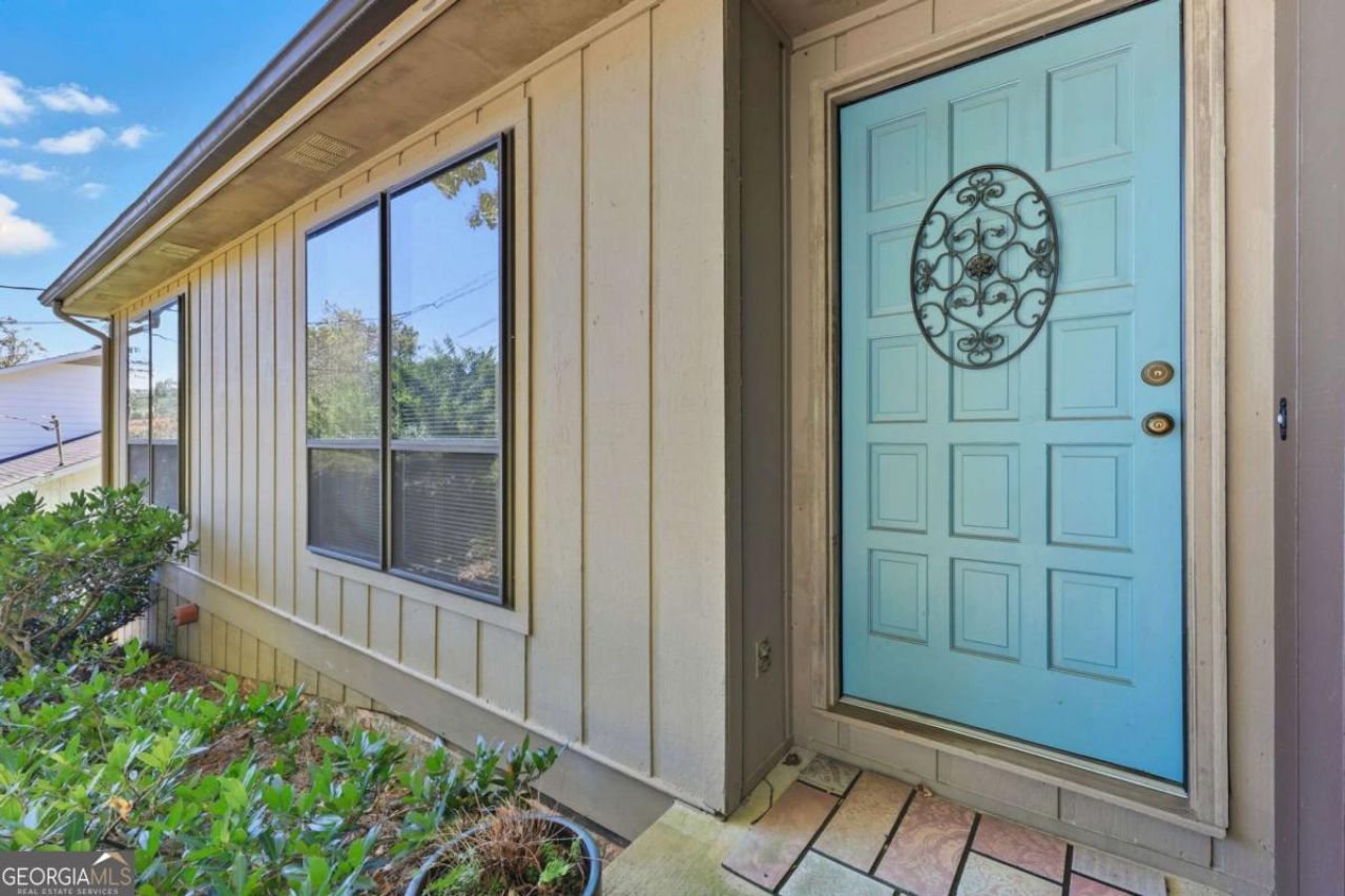 943 Parkhill Place, Gainesville, GA 30501 Main Photo