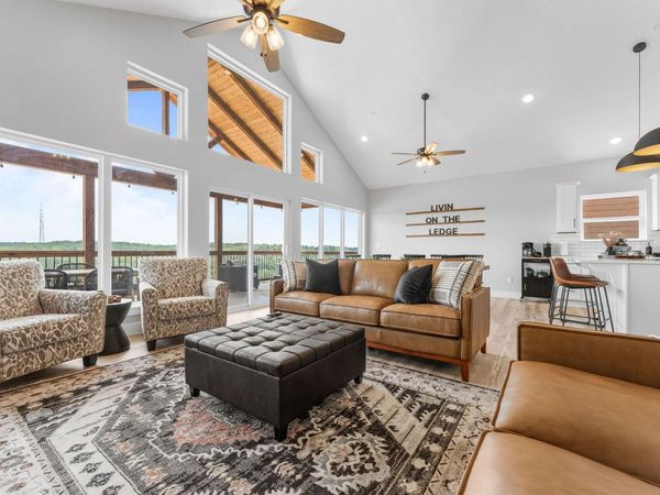 000 Settlers Cove, Kimberling City, MO 65686