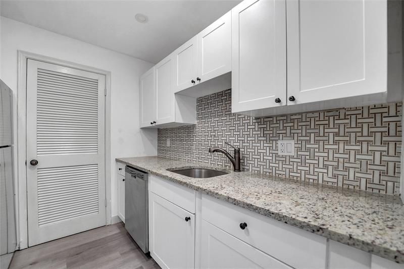301 Croton Avenue, Unit 302, Lantana, FL 33462 Photo